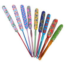Crochet Hooks with Soft Grip, Ergonomic Aluminum Needles – Compatible with All Yarns, Gift for Beginners, Moms & Grandmothers