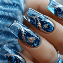 24pcs On Nails Gold Glitters Heart Blue Square False Nails Full Covers Nails Art Easy to Apply for Women and Girls