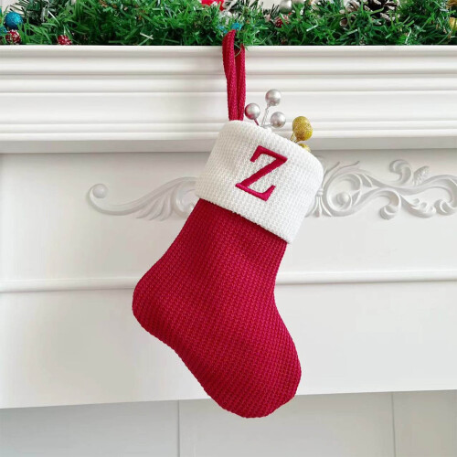 Mini gebreide kerstsok Z, rode geborduurde initial, 7 1