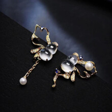 Boucles d'oreilles papillon élégantes en forme de gourde et pompon de perle - Puces d'oreilles exquises et polyvalentes, style Instagram