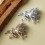 Broche vintage de metal con dos caballos corriendo 7
