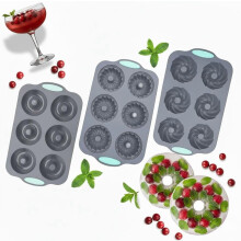Holiday Wreath Ice Mold, Silicone Shallow Mold for DIY Wreath Ice Cubes with Mint & Berries – Compatible with Jello, Pudding, Cake