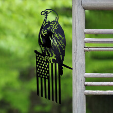 Piquet drapeau aigle en métal – Silhouette ajourée décorative pour jardin, clôture, terrasse, pelouse ; idéal pour la fête nationale