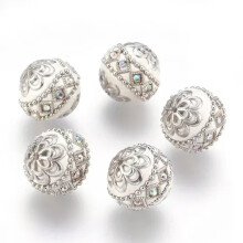 5 handgefertigte runde indonesische Perlen mit Metallmuster für die Schmuckherstellung, 19,5 x 19 mm, florales Weiß