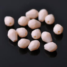 50 Stück 7 x 5 mm kleine, tropfenförmige, facettierte Kristallglasperlen (Großhandelspackung) – Farbe: undurchsichtiges Beige (Nr. 310)