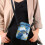 Bolso bandolera Turtle Marble para mujer con correa ajustable. 4