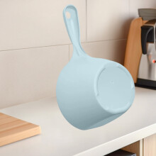 Cuchara de agua de plástico con mango largo para la cocina, el baño y el baño del bebé. Cuchara de agua gruesa.