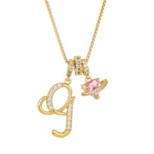 Gouden hangende alfabetketting met 26 letters en 3 lagen.