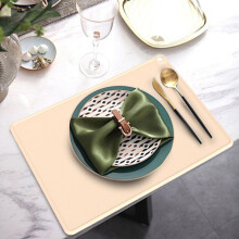 Silicone Placemat With Hanging Hole Design,Non-Slip Portable Table Mat With Raised Edge,Washable & Reusable E-39.5x30x0.3cm