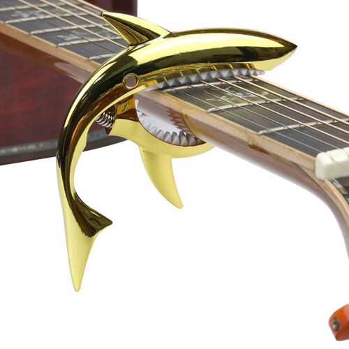 Metal Shark Gitarrcapo för akustiska och elgitarrer