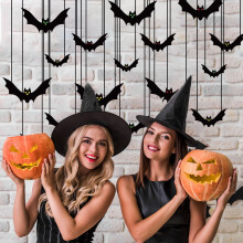 18 ks závesných netopierov Halloween Decor – PVC čierne lietajúce netopiere, realistické strašidelné, vnútorné/vonkajšie, kompatibilné