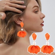 1 Pair Colorful Petal Drop Earrings Faux Pearl Decor Dangle Earrings Women Piercing Stud Earrings Jewelry Gift Orange