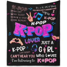 Couverture Kpop pour adolescentes et femmes, jeté en polaire douce pour canapé/lit/voyage – Cadeau chaud et confortable pour les fans de K-pop,