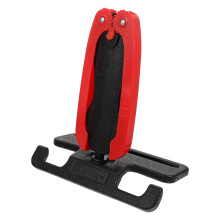 Cabide para roupas com gancho para encosto de banco de carro e corrente.