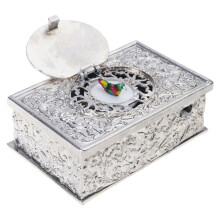 Classical Wind Up Singing Bird Decorative Music Box with European Embossed Pattern Alloy Construction Ornament Gift