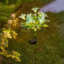 Luces solares para jardín con diseño de flor grande y energía solar.