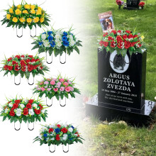 Arreglo floral para cementerio, decoración exterior para todo tipo de clima con combinación de rosas y follaje.