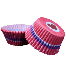 Lot de 100 caissettes à cupcakes arc-en-ciel, format standard, pour la décoration de gâteaux et de bonbons lors de fêtes d'anniversaire.