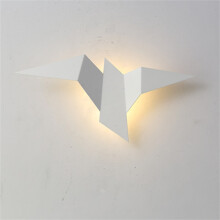 Applique murale LED oiseau volant, luminaire d'intérieur moderne compatible avec le câblage standard, lumière chaude décorative pour couloirs et