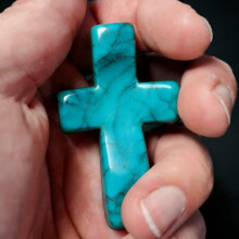 Handcrafted Natural Turquoise Pocket Cross – Portable Spiritual Charm, Lightweight Decorative Accessory for Daily Carry & Prayer, 1pc