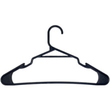 Cintres en plastique recyclé, lot de 20, noirs, supportent jusqu'à 1,4 kg, pour vêtements de poids moyen.