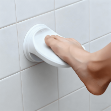 strong suction bathroom mat in plastic, easy install, removable shower accessory