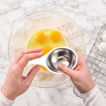 Stainless Steel Egg Separator, Effortless Whites and Yolks Division, Dishwasher Safe Kitchen Tool