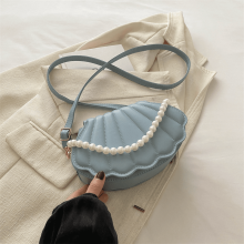 Schultertasche aus PU-Leder mit Perlenkette, Hobo-Tasche für Damen, Muschelhandtasche (Weiß)-Blau