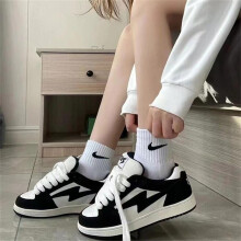 (39) Panda Skate Shoes for Women - Black & White
