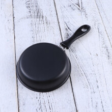 Portable Mini Frying Pan Nonstick Cast Iron for Omelette Making 1Pcs