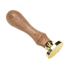 Stempelset met houten handvat voor het verzegelen van uitnodigingskaarten. Ronde, vierkante, rechthoekige, bloemvormige en hartvormige stempelkop.