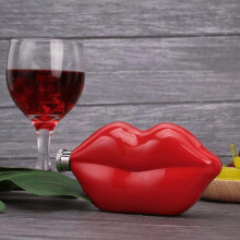 Valentine's Day Red Lip Shaped Whiskey Flask 5oz, Stainless Steel Food Grade, Novelty Gift for Men and Women, Collection and Drinking Use