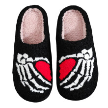 Halloween Plush Slippers with Heart & Finger Pattern – Spooky Indoor/Outdoor Slippers for Women & Men (Black 44-45)