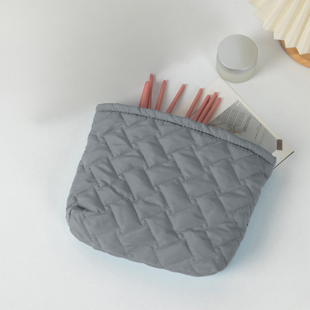 XiYing quilted makeup pouch portable leak-proof cosmetic