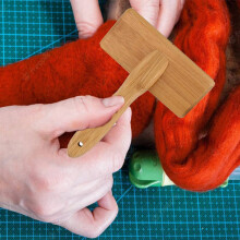 2X Wooden Carding Brushes Needle Felting Cleaner Comb with Handle Professional Needle Felting Hand Carders for