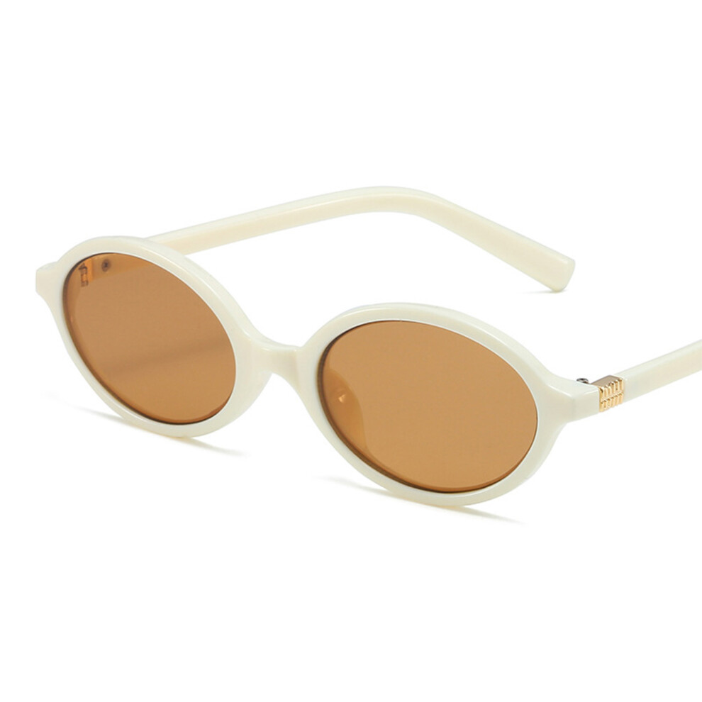Dachuang Beauty White (White) Trendy Oval Sunglasses For Women & Men