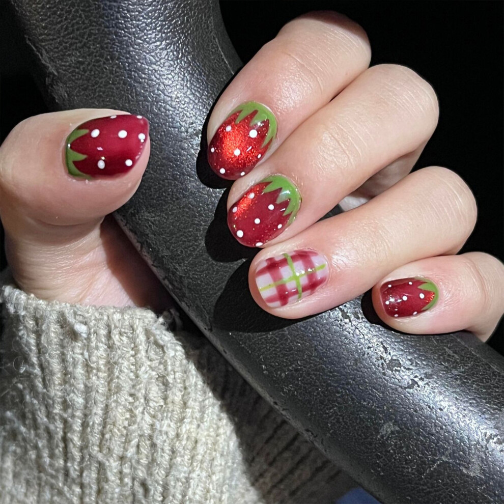 Zhouq-Outdoors (Xs) Strawberry Print Red Cat Eye Fake Nails