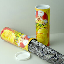 The Potato Chip Snake Can Jump Stage Magic Tricks Spring Snake Toy April Fool Day Halloween Party Jokes in A Can Gag Gift Prank