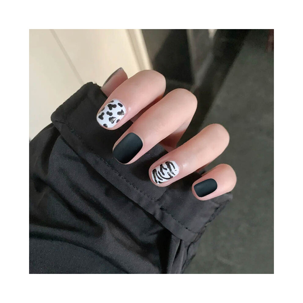 Dachuang Beauty 24Pcs Matte Cow Print False Nails
