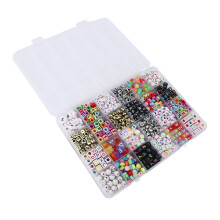 Kit de abalorios de alfabeto de 24 tipos: letras coloridas, cordón incluido.