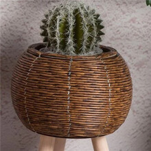 2X Vintage Imitation Rotin Tissé Étagère à Fleurs Jardinières Panier de Rangement Fait à la Main avec Pieds en Bois Support de Pot de Plante, B