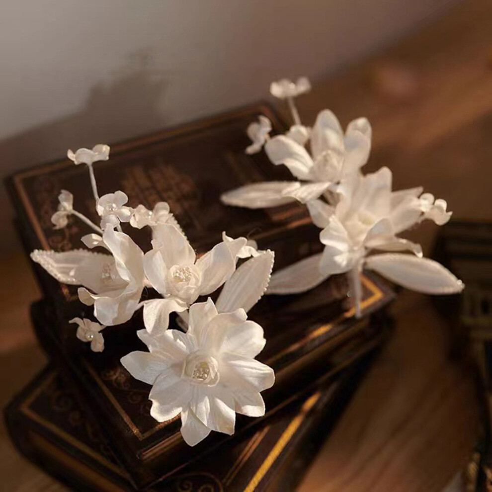Hue-Grain (White) Flower Hair Clips With Earrings For Thick Hair