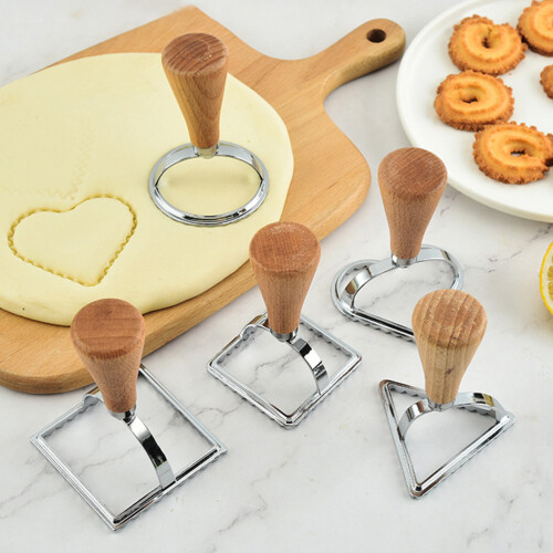 1Set Assorted Color Dumpling Maker Set Alloy & Wood Biscuit Cutter 2