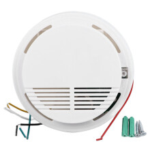 Aardgasmelder voor de keuken, met realtime alarmfunctie, werkt op netstroom of batterijen, compact wit design.