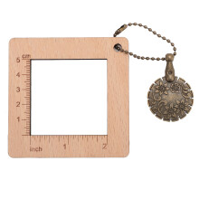 Regla para tejer con cortahilos 8x8 cm, 4.6x3 cm