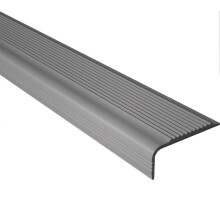 Waterdichte antislipstrips voor traptreden op scholen.