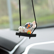 Autohanger die past bij de interieurdecoratie, interactief schommelend astronautenornament voor de achteruitkijkspiegel.