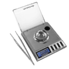 Digitaalinen vaaka milligramman tarkkuudella, 20 g x 0,001 g, kannettava, LCD-näytöllä ja taaraustoiminnolla, hopea (ABS ja ruostumaton teräs)