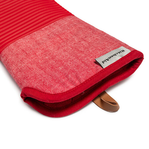 KitchenAid KitchenAid Soft Silicone Ribbed Oven Glove Empire Red 1