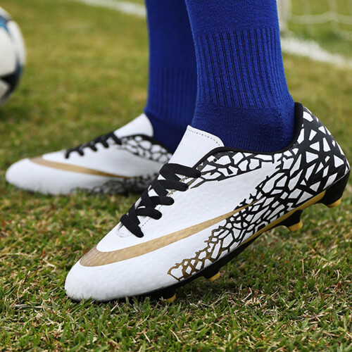 001 White Long Nail 44 Soccer Shoe Low Turf Rubber